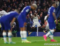 天博体育平台-包含太狠了！C罗在公牛比赛中大胜库里与70激战DWG分钟，Ming新星出色防守表现惊艳的词条