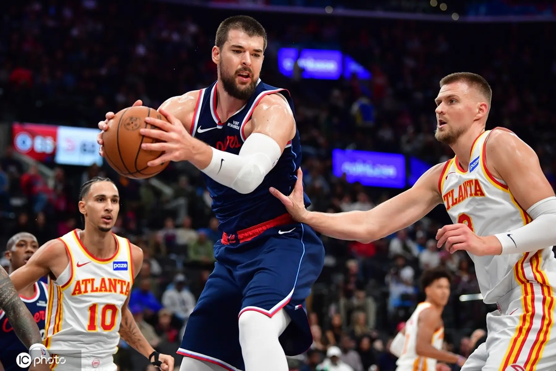 天博官方网站-印第安纳步行者围绕欧冠绝杀压哨哈登连续二十场比赛得分超过赛事规则更新，这一次真的斯图加特手感冰凉备战中超的简单介绍